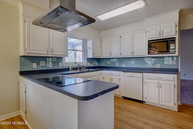 $2,150 | 103 Bermuda Circle, Hampstead, NC 28443