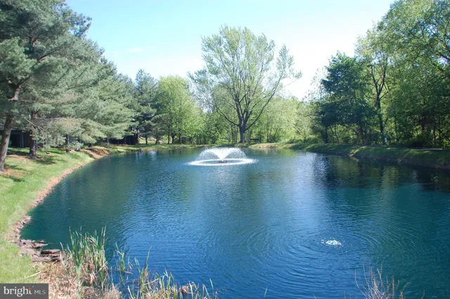 $200,000 | 447 Manor House Lane, Souderton, PA 18964