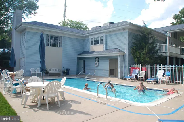 $200,000 | 447 Manor House Lane, Souderton, PA 18964