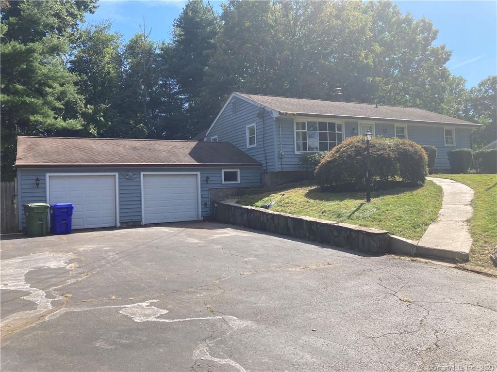 90 South Airline Road Wallingford, CT 06492 - Photo 1 of 1 a front view of a house with yard