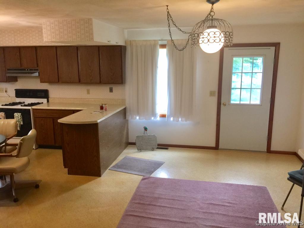 17456 Old Fairgrounds Road Petersburg, IL 62675 - Photo 4 of 14 Gallery Image 4