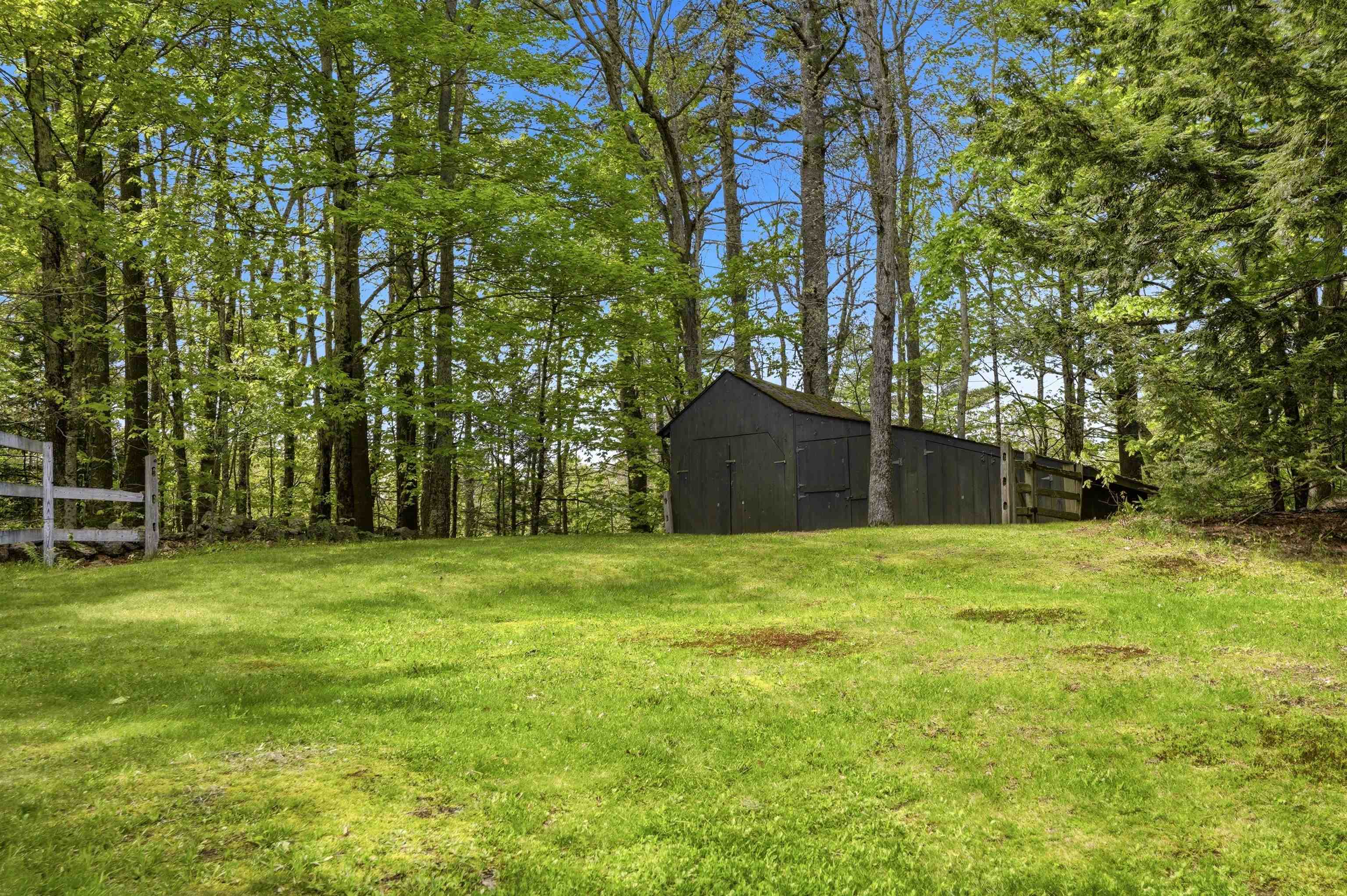 365 Stage Road Nottingham, NH 03290 - Photo 16 of 52