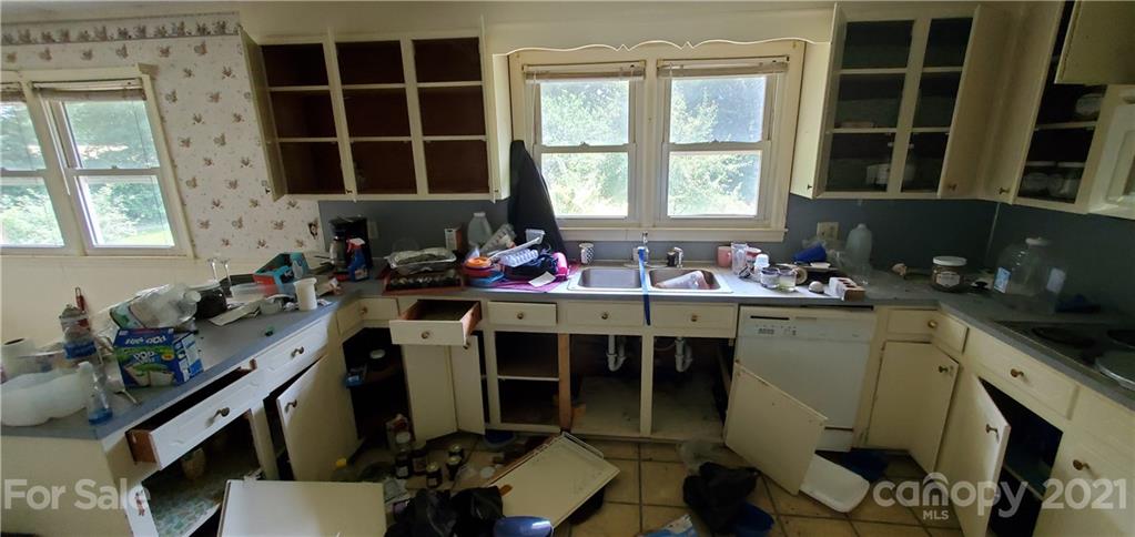 806 Edgewood Road Bessemer City, NC 28016 - Photo 8 of 10 Gallery Image 8