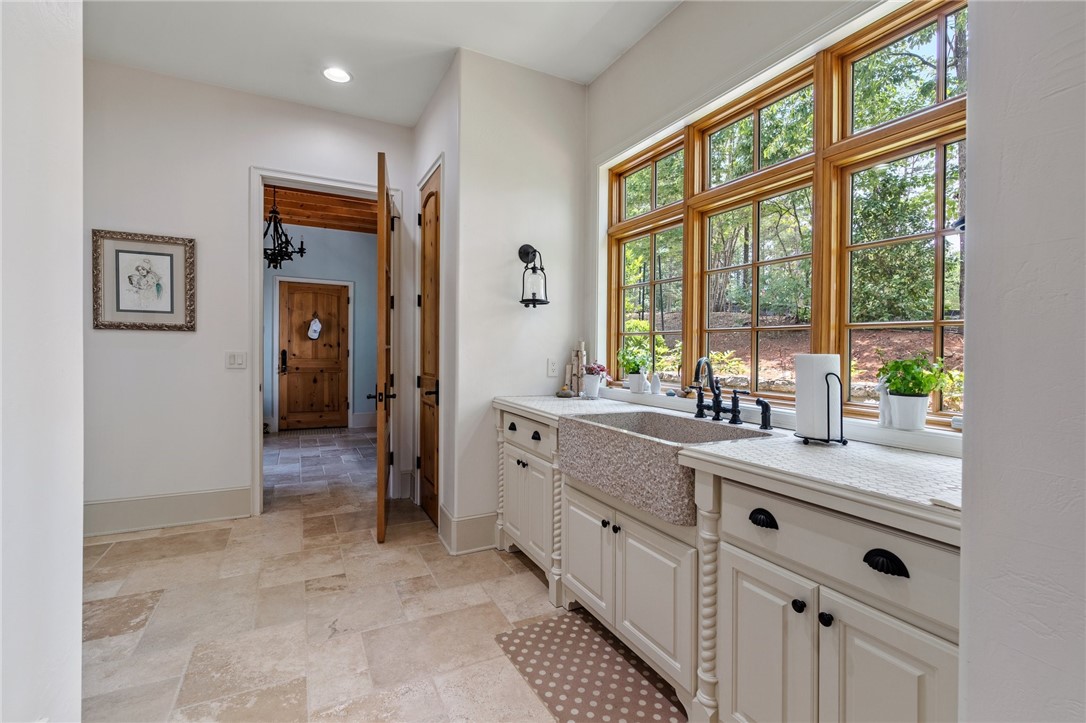 802 Top Ridge Drive Sunset, SC 29685 - Photo 19 of 38