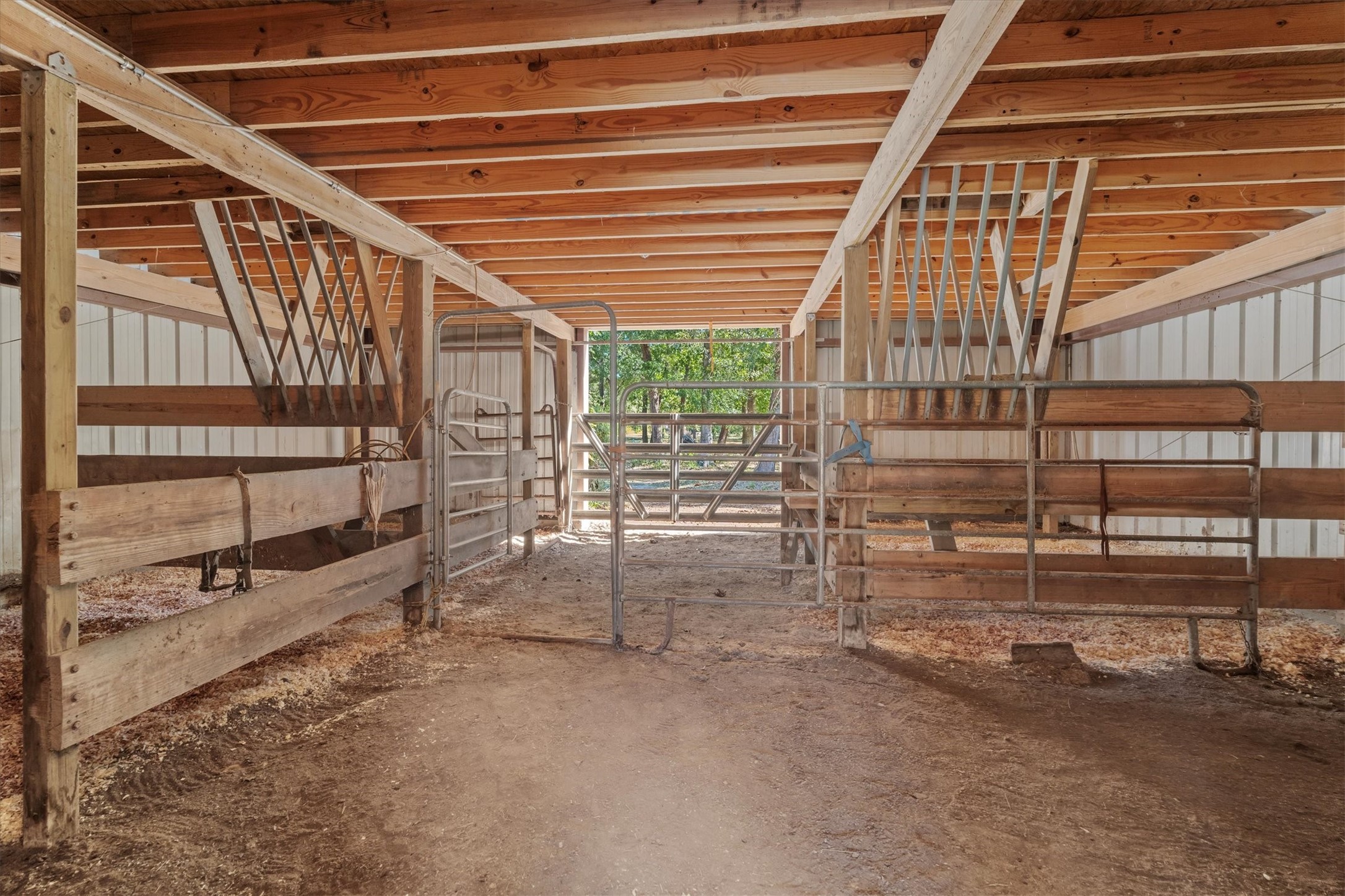 10205 Fostoria Road Cleveland, TX 77328 - Photo 41 of 44 a view of entryway