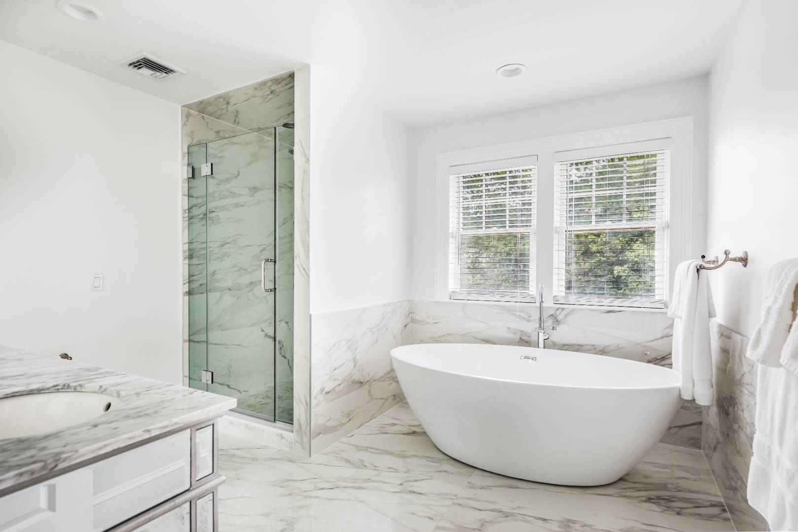 19 Kellis Way Bridgehampton, NY 11932 - Photo 19 of 26 a bathroom with a bathtub and a sink