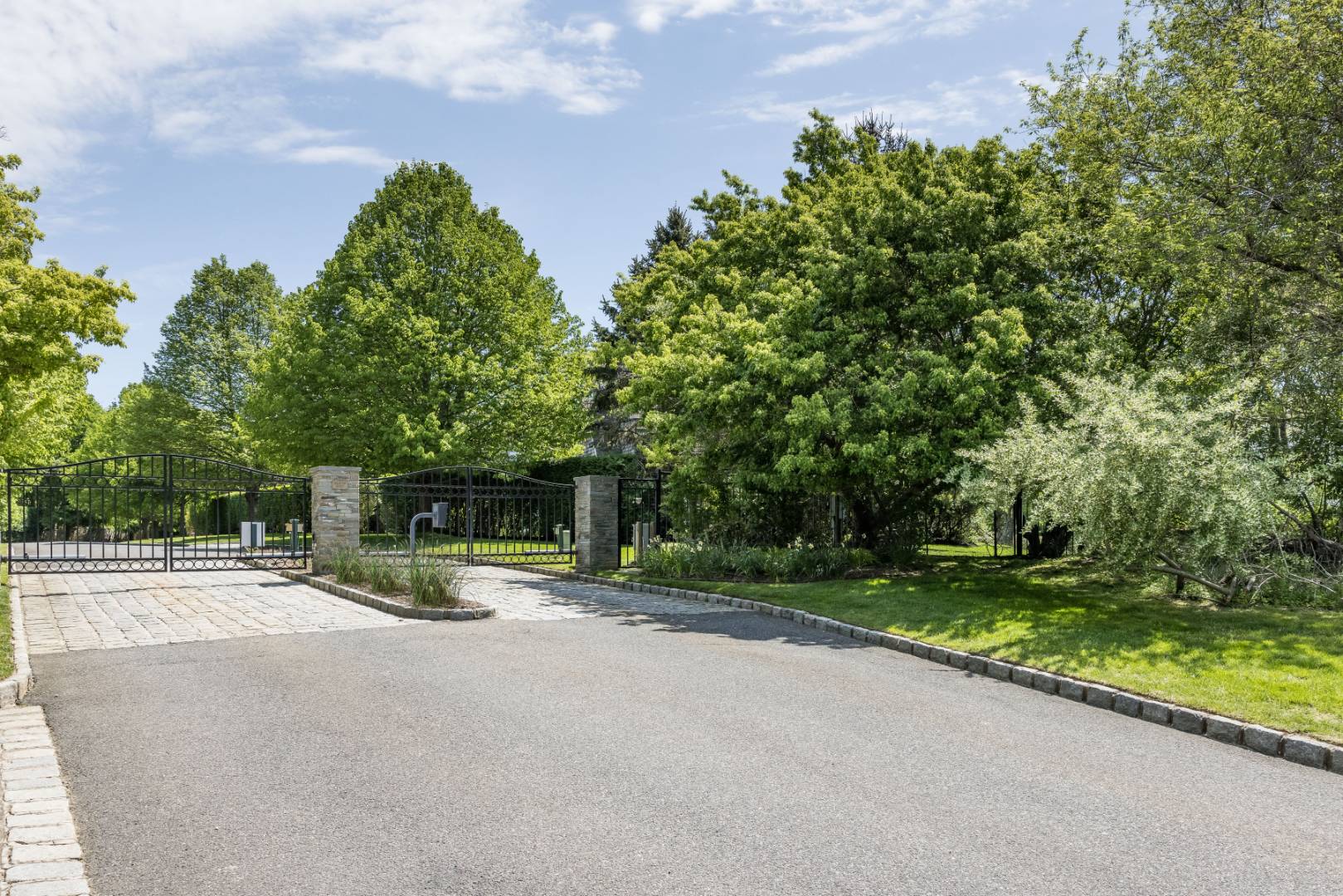 19 Kellis Way Bridgehampton, NY 11932 - Photo 26 of 26 a view of street with entertaining space