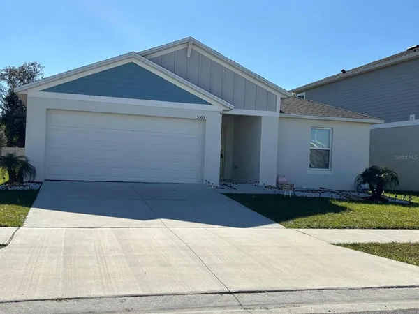 a bed room with a bed