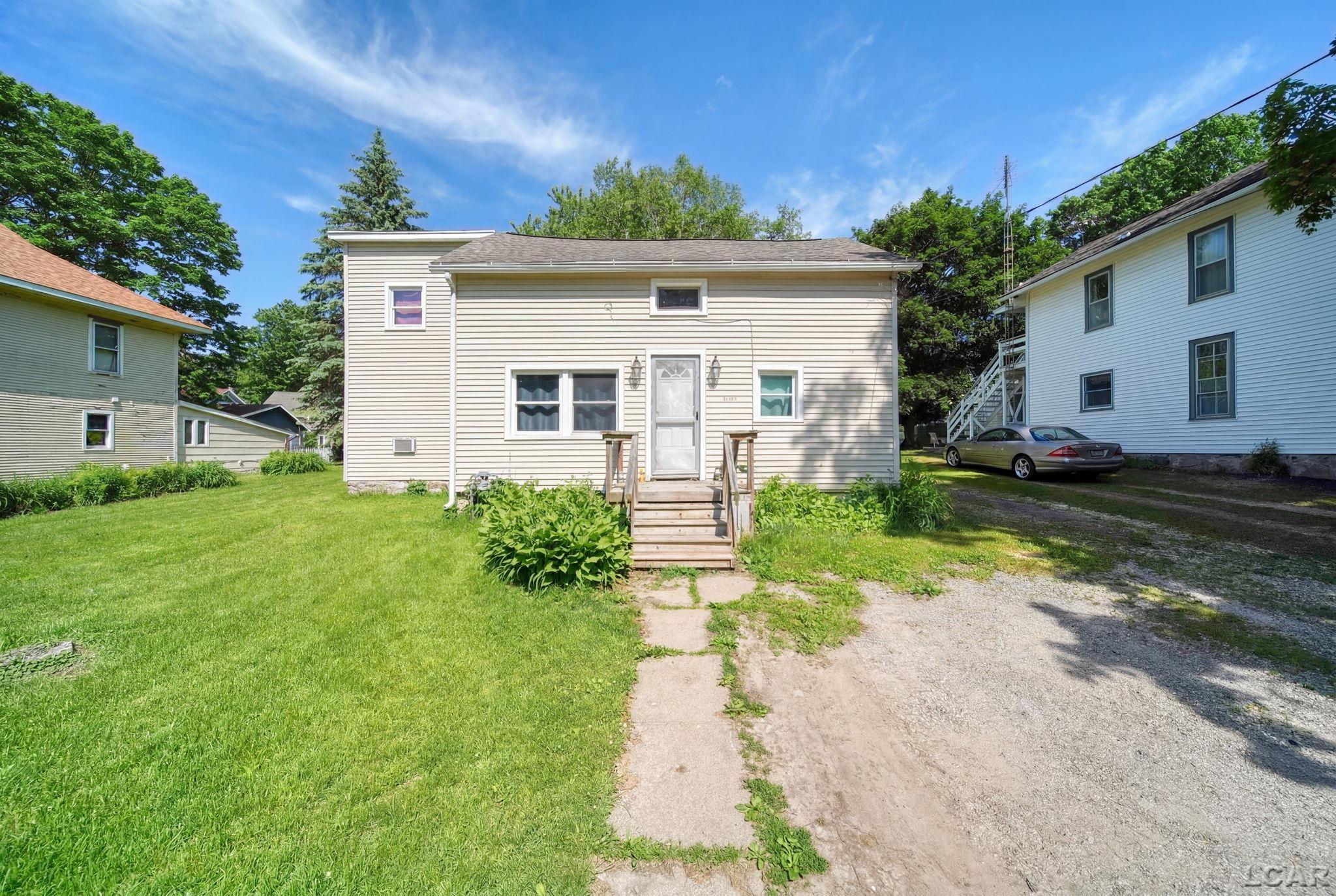215 South Jackson Street Addison, MI 49220 - Photo 2 of 25