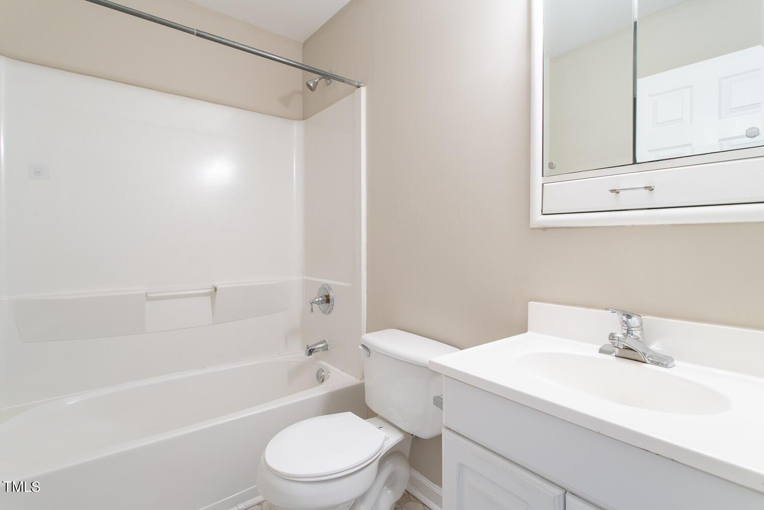 5447 Vista View Court Raleigh, NC 27612 - Photo 15 of 40 5447 vista view_015