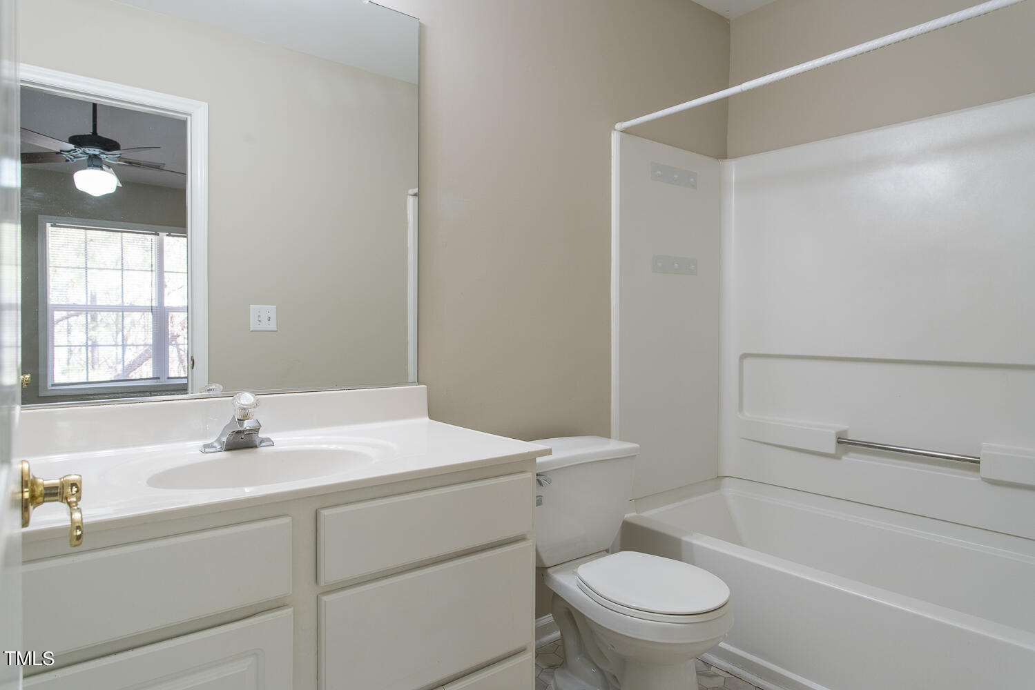 5447 Vista View Court Raleigh, NC 27612 - Photo 28 of 40 5447 vista view_028