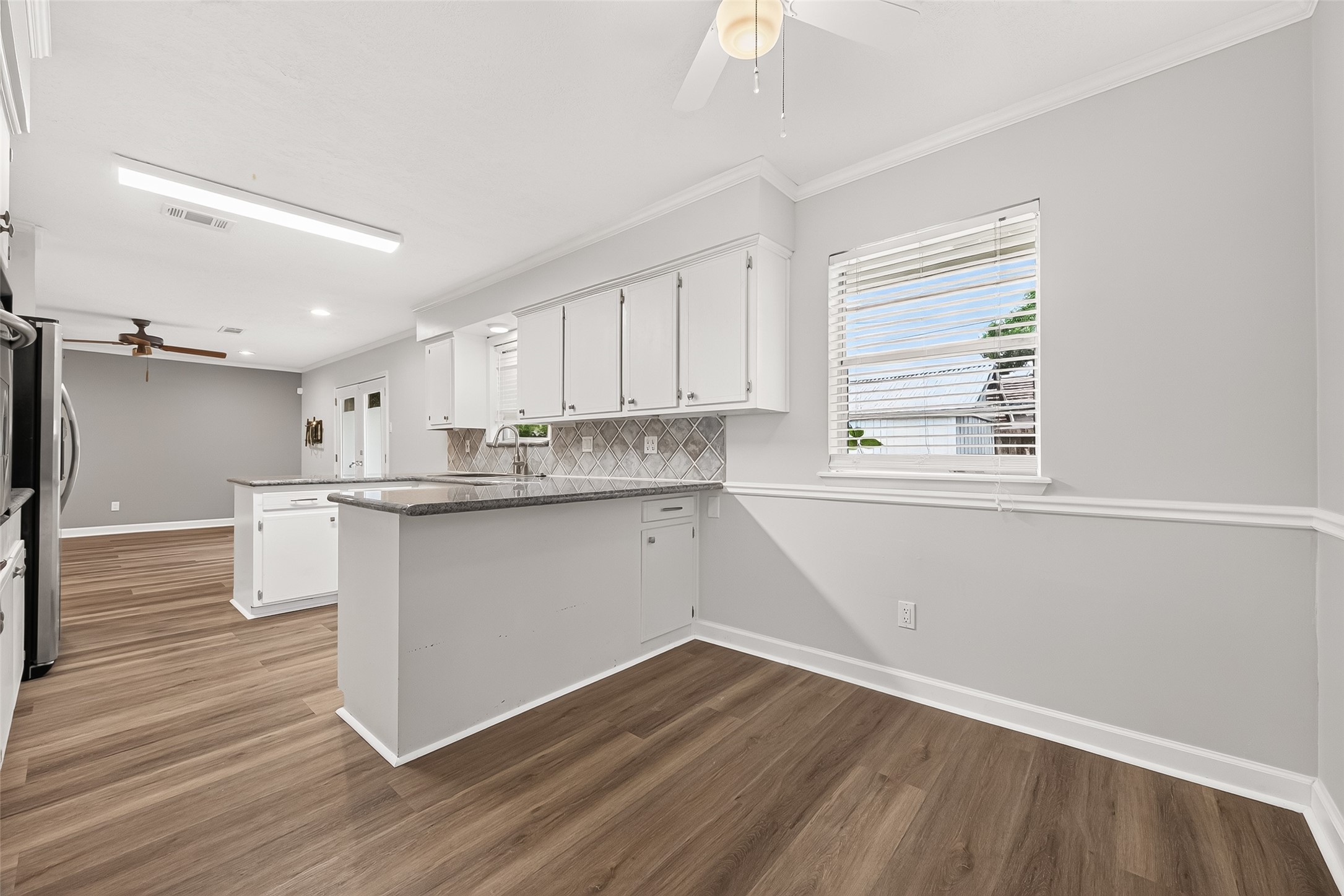 5921 Ariel Street Houston, TX 77074 - Photo 17 of 34
