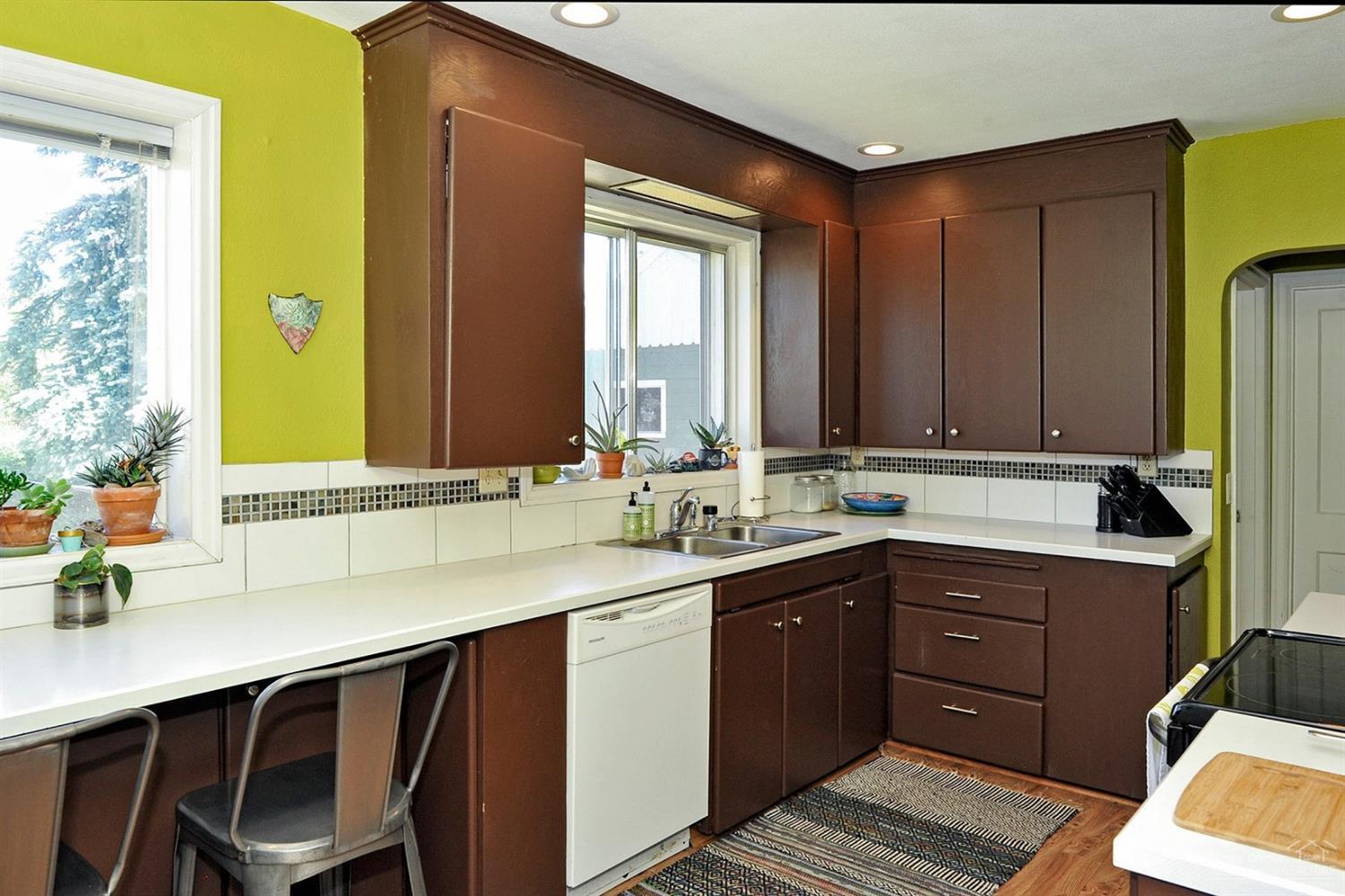 1080 Northeast Jones Road Bend, OR 97701 - Photo 8 of 22 Kitchen offers an eating bar with big co