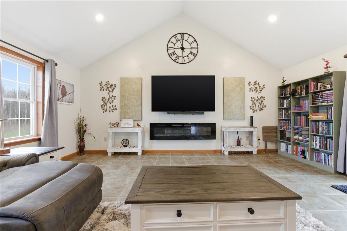 246 Carrs Corner Road Palermo, ME 04354 - Photo 45 of 83 Living room