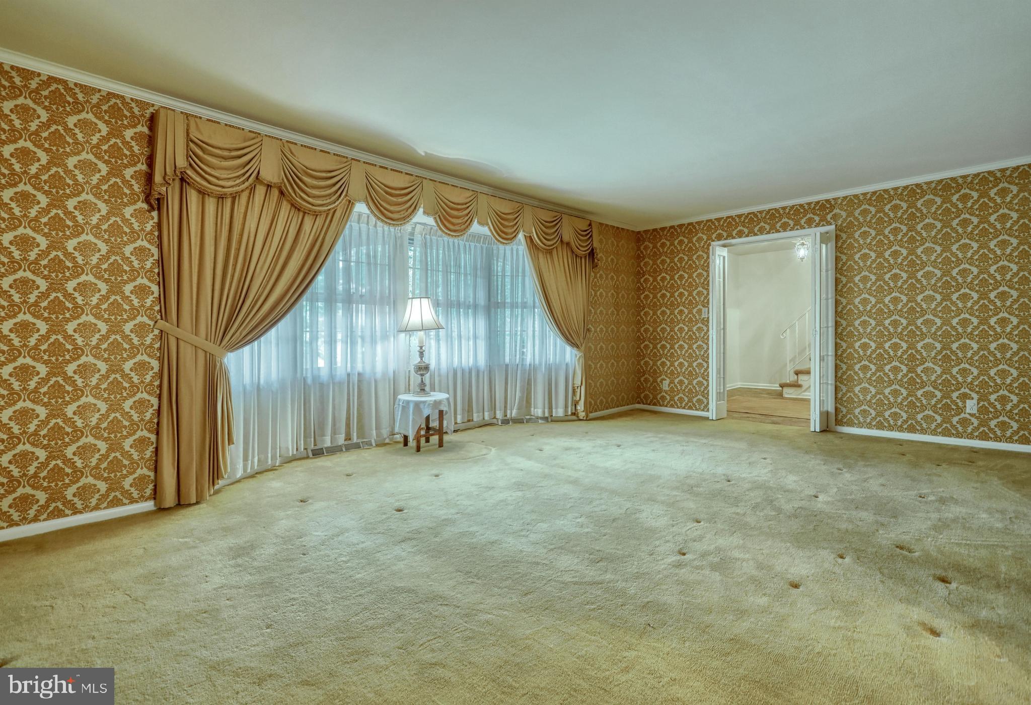 3420 Harrowgate Road York, PA 17402 - Photo 14 of 41 Living room with bay window