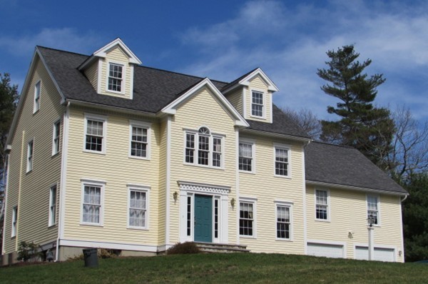 137 Daniels Road Rowley, MA 01969 - Photo 1 of 27 Gallery Image 1