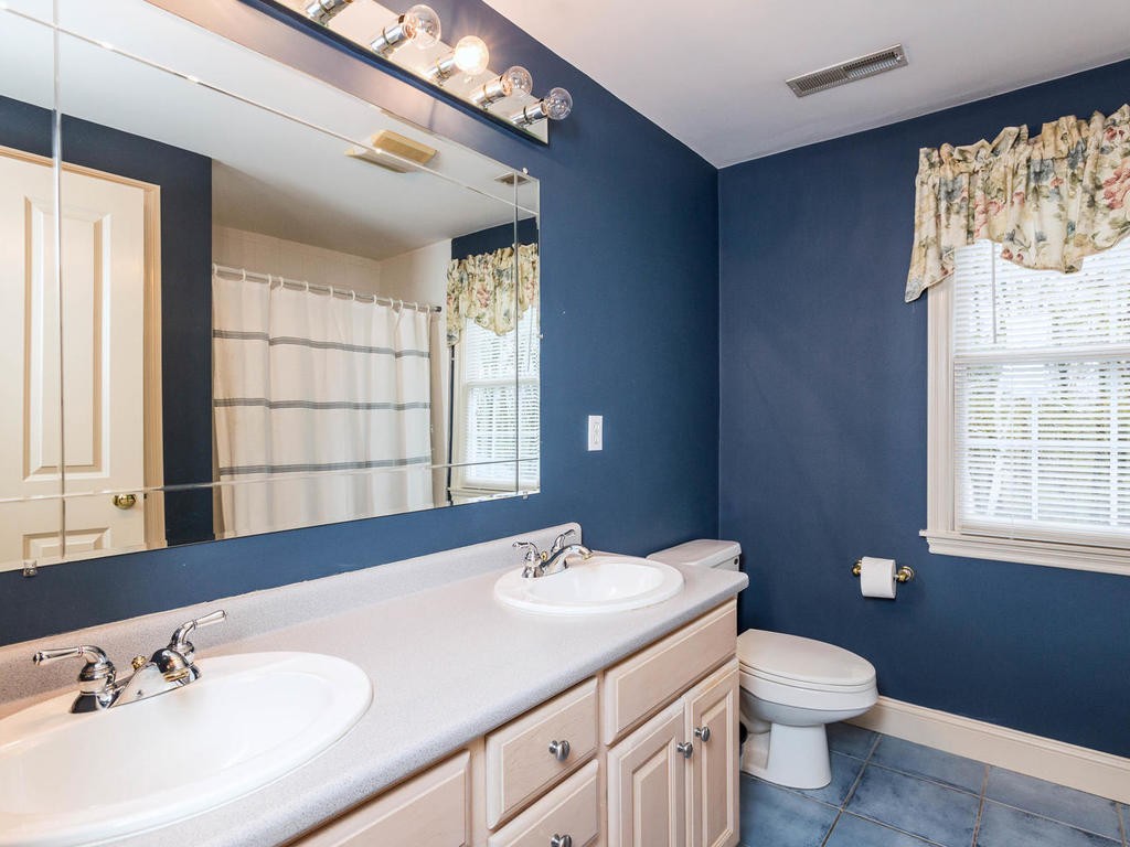 137 Daniels Road Rowley, MA 01969 - Photo 16 of 27 Gallery Image 16