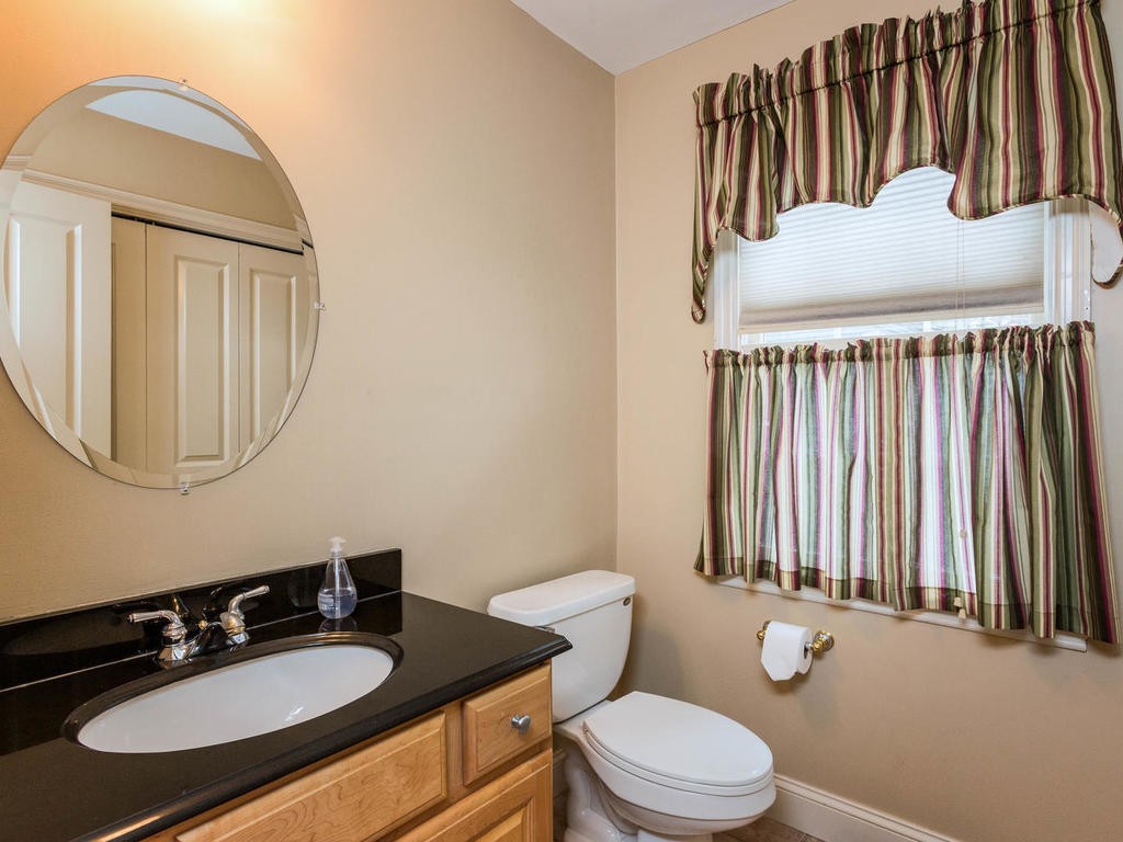 137 Daniels Road Rowley, MA 01969 - Photo 10 of 27 Gallery Image 10