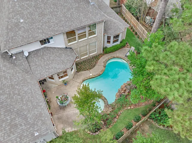 $1,075,000 | 6 Meadow Cove Drive, The Woodlands, TX 77381