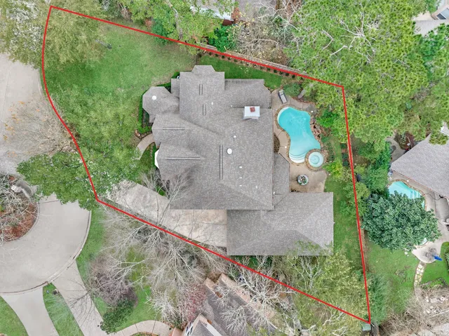 $1,075,000 | 6 Meadow Cove Drive, The Woodlands, TX 77381