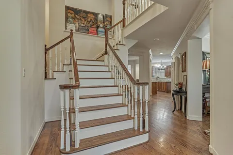 $1,075,000 | 6 Meadow Cove Drive, The Woodlands, TX 77381