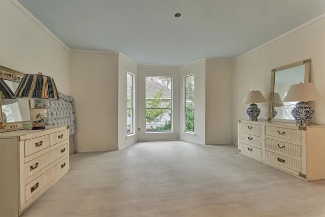 $1,075,000 | 6 Meadow Cove Drive, The Woodlands, TX 77381