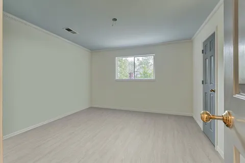 $1,075,000 | 6 Meadow Cove Drive, The Woodlands, TX 77381