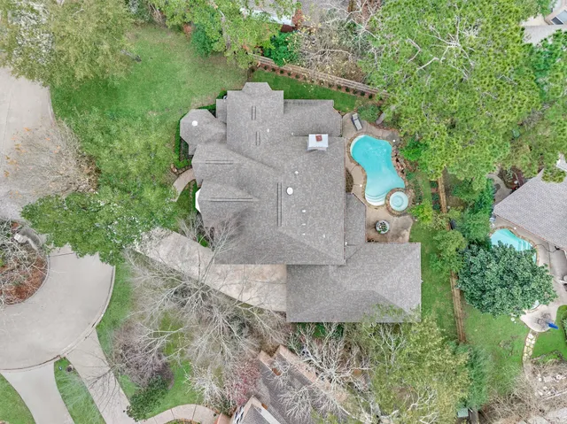 $1,075,000 | 6 Meadow Cove Drive, The Woodlands, TX 77381