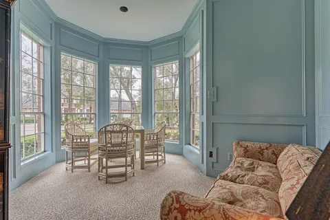 $1,075,000 | 6 Meadow Cove Drive, The Woodlands, TX 77381