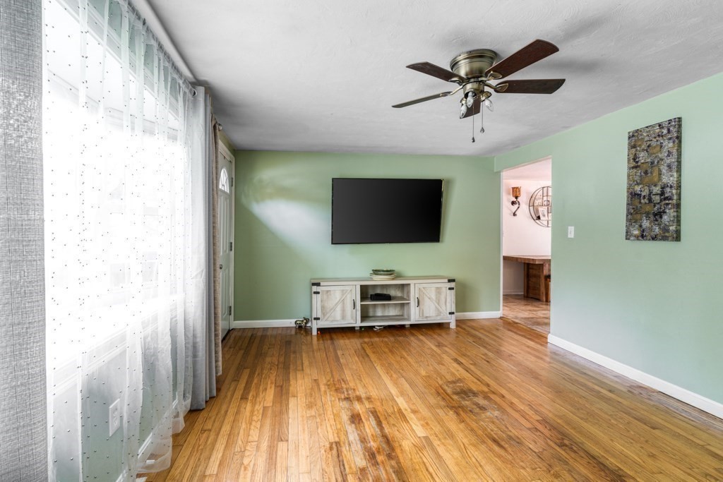22 Pecousic Street Springfield, MA 01108 - Photo 9 of 18