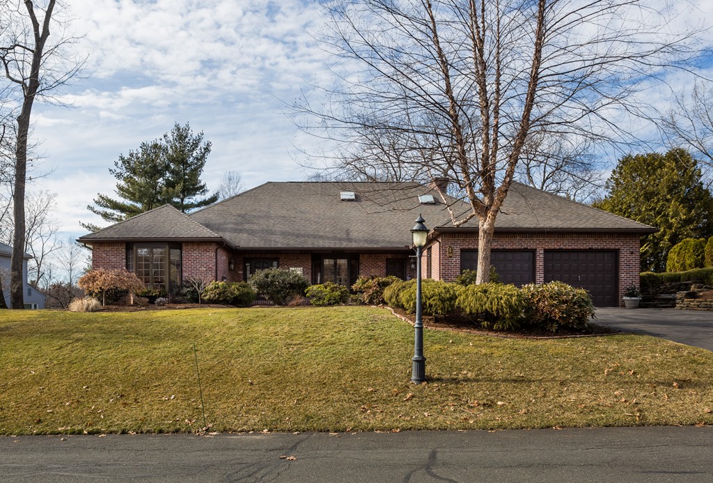 53 Bretton Road West Springfield, MA 01089 - Photo 1 of 30 Gallery Image 1