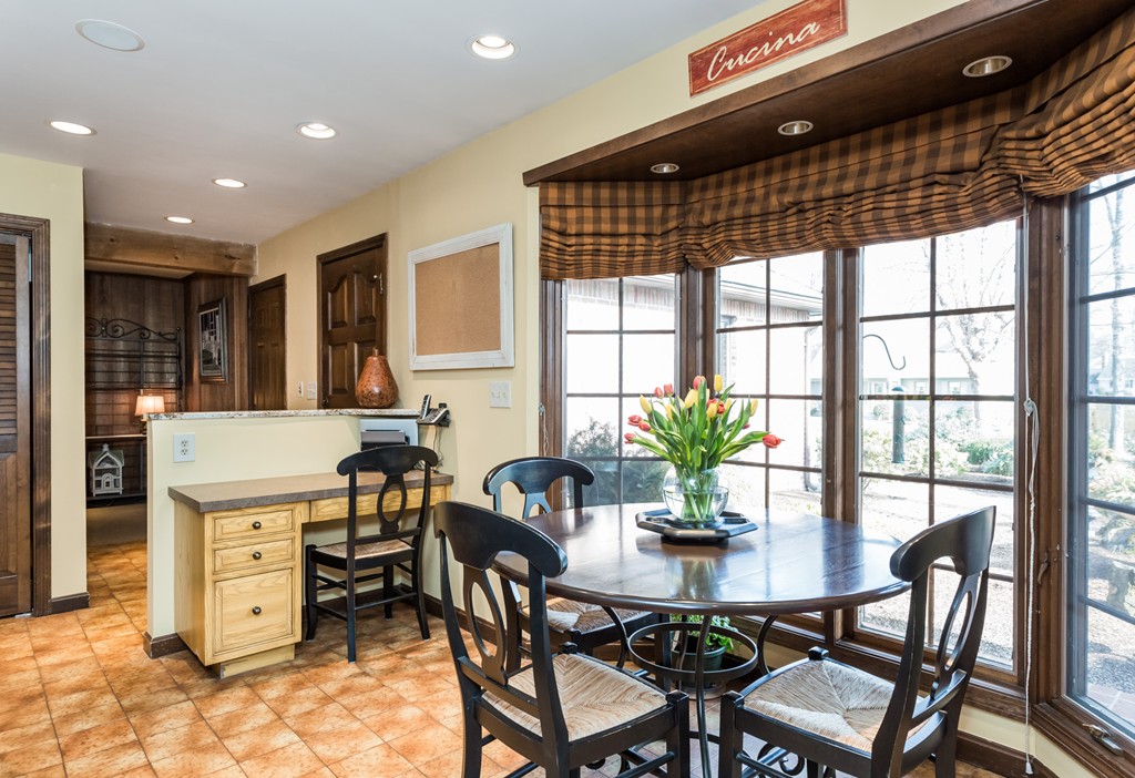 53 Bretton Road West Springfield, MA 01089 - Photo 16 of 30 Gallery Image 16