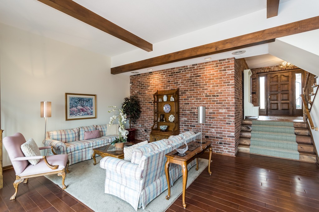 53 Bretton Road West Springfield, MA 01089 - Photo 6 of 30 Gallery Image 6
