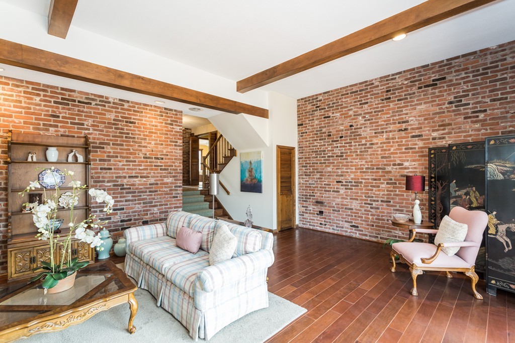 53 Bretton Road West Springfield, MA 01089 - Photo 8 of 30 Gallery Image 8