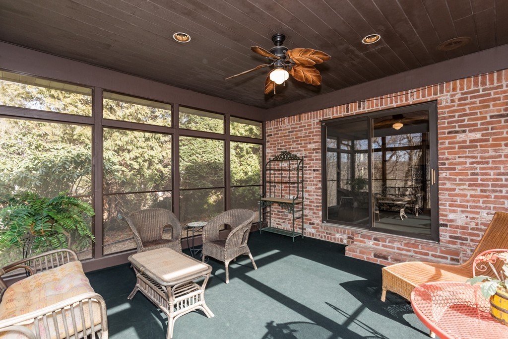 53 Bretton Road West Springfield, MA 01089 - Photo 10 of 30 Gallery Image 10