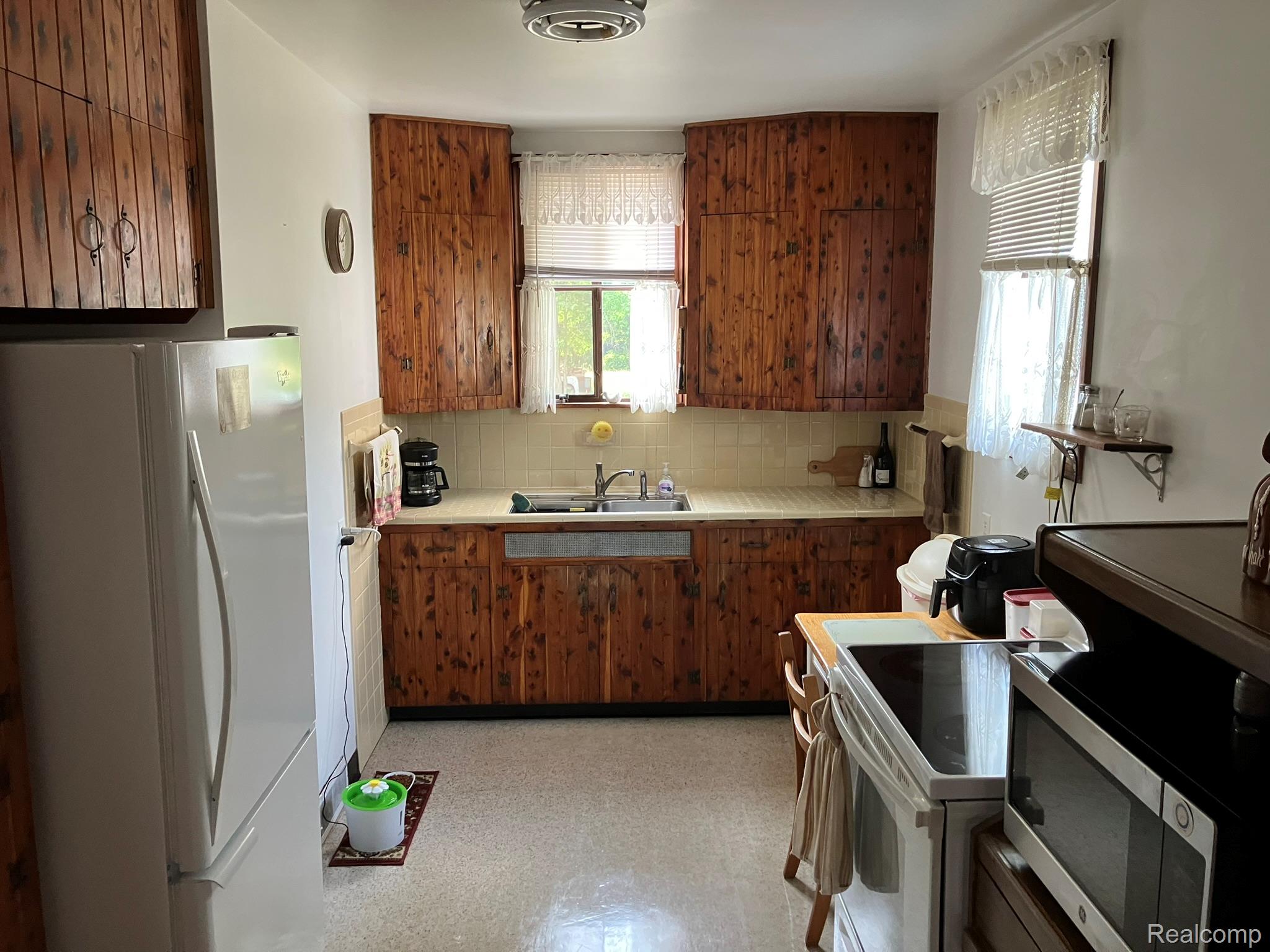 5893 Cribbins Road Avoca, MI 48006 - Photo 20 of 25 IMG_2697.JPEG