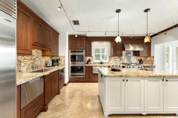 $3,600,000 | 141 Canal Street, Tavernier, FL 33070