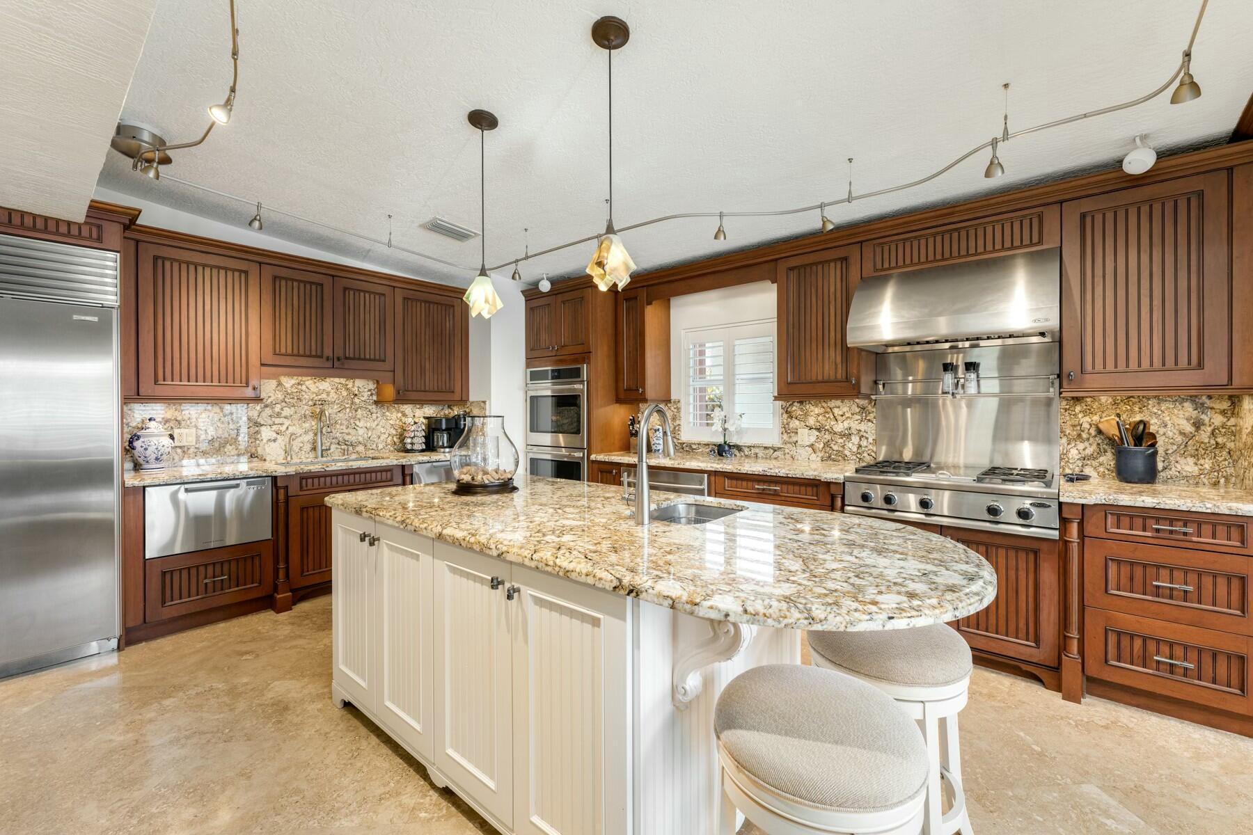 141 Canal Street Tavernier, FL 33070 - Photo 17 of 90 Kitchen