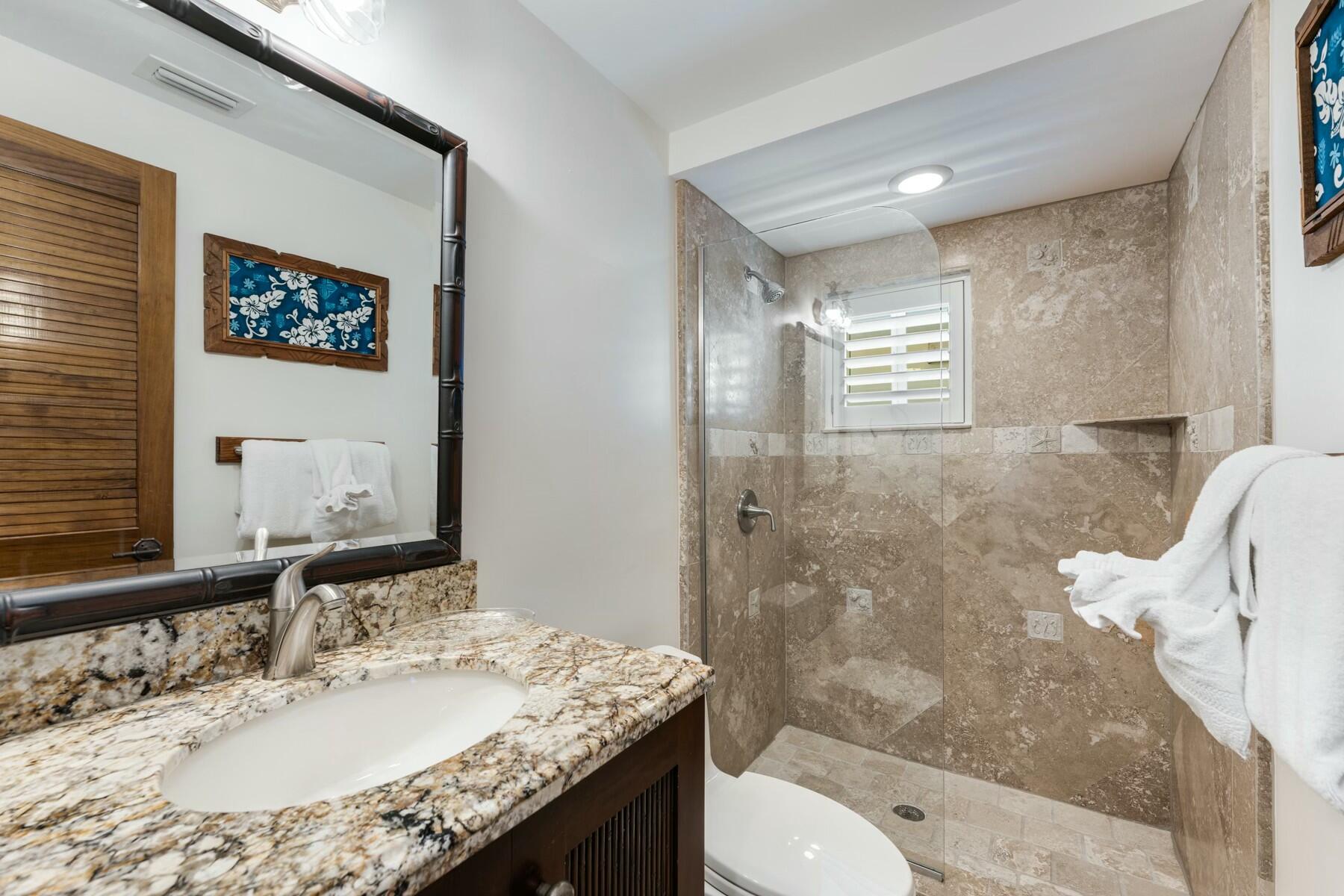 141 Canal Street Tavernier, FL 33070 - Photo 28 of 90 Guest Bath 1