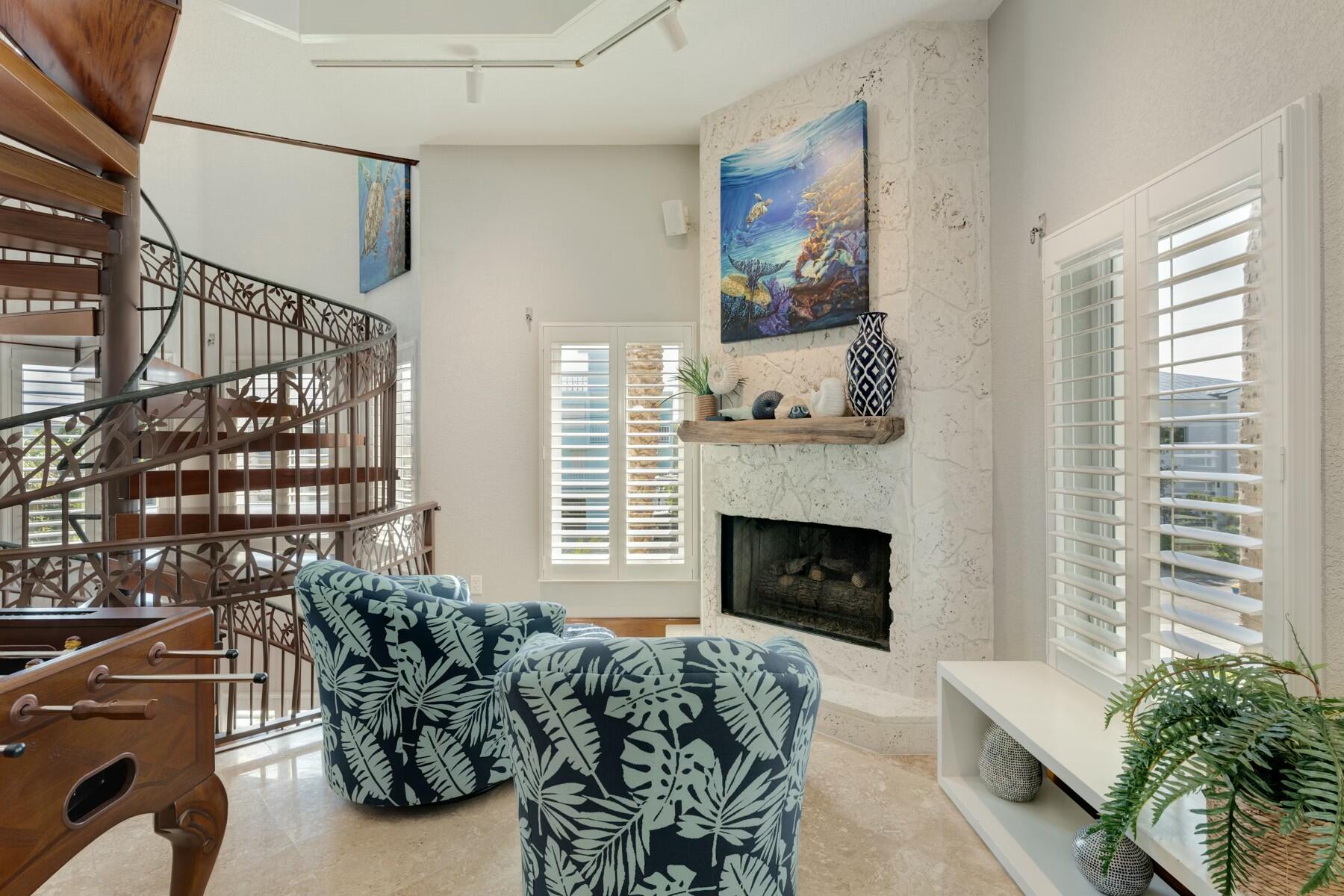 141 Canal Street Tavernier, FL 33070 - Photo 8 of 90 Sitting Area