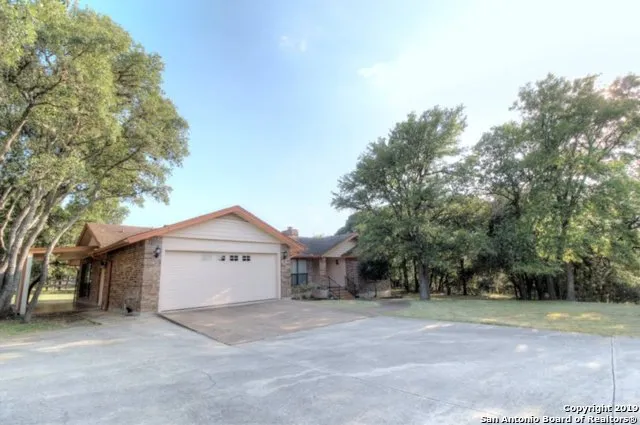 $3,950 | 8430 Dietz Elkhorn Road, Boerne, TX 78015