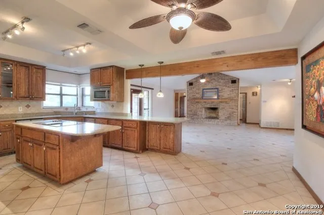 $3,950 | 8430 Dietz Elkhorn Road, Boerne, TX 78015