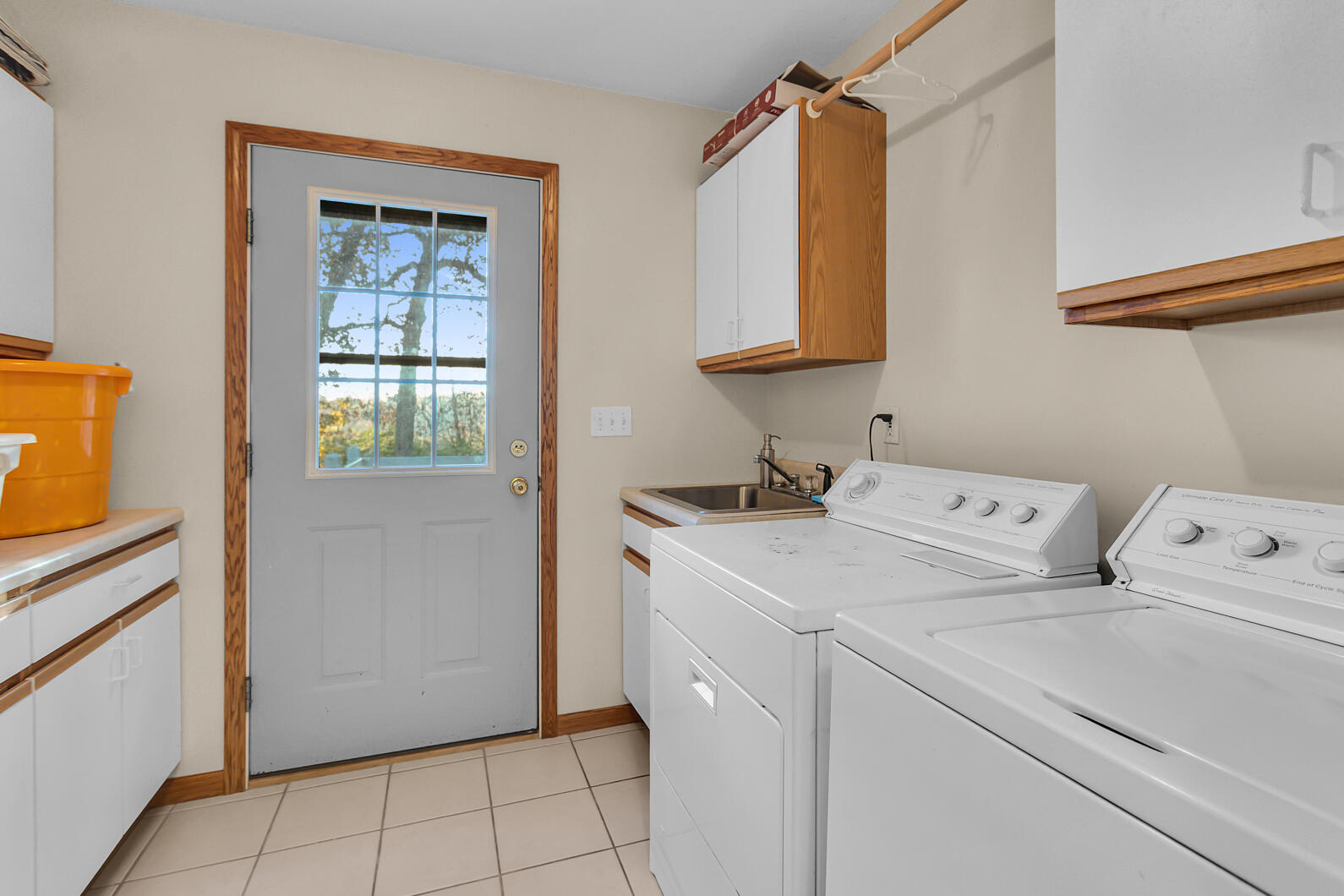 4223 Aspen Way Jackson, MI 49201 - Photo 12 of 28 Laundry