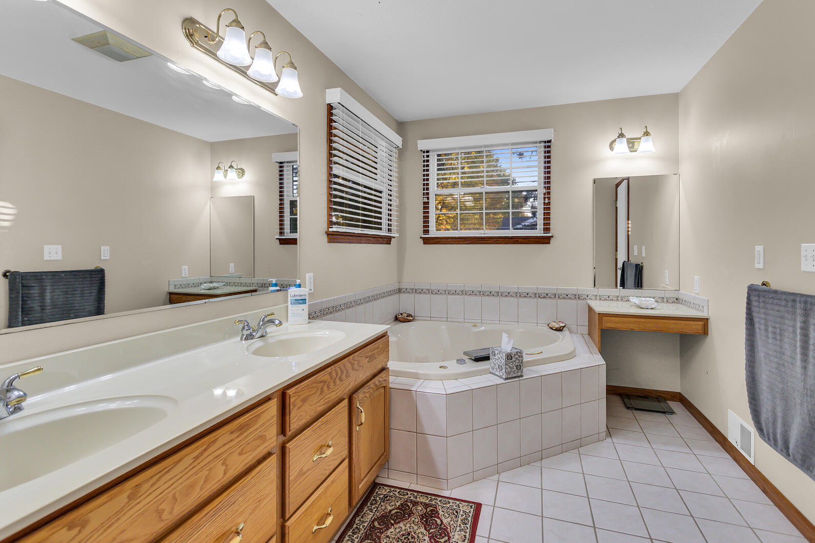 4223 Aspen Way Jackson, MI 49201 - Photo 14 of 28 Master Bath