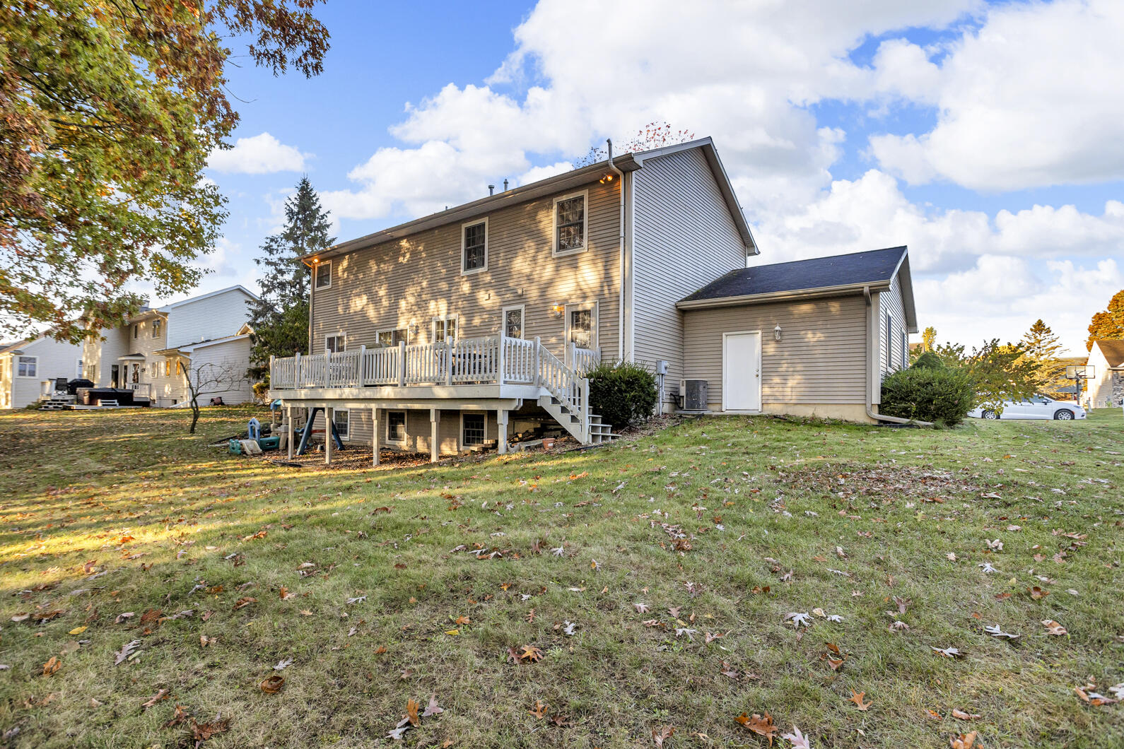 4223 Aspen Way Jackson, MI 49201 - Photo 27 of 28 Back of House