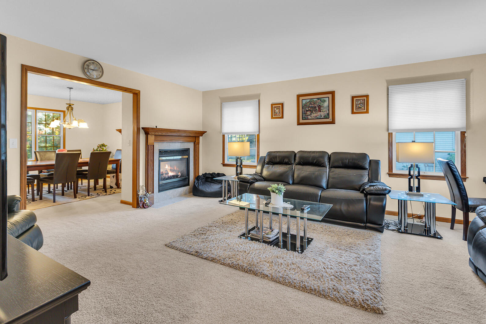 4223 Aspen Way Jackson, MI 49201 - Photo 3 of 28 Living Room