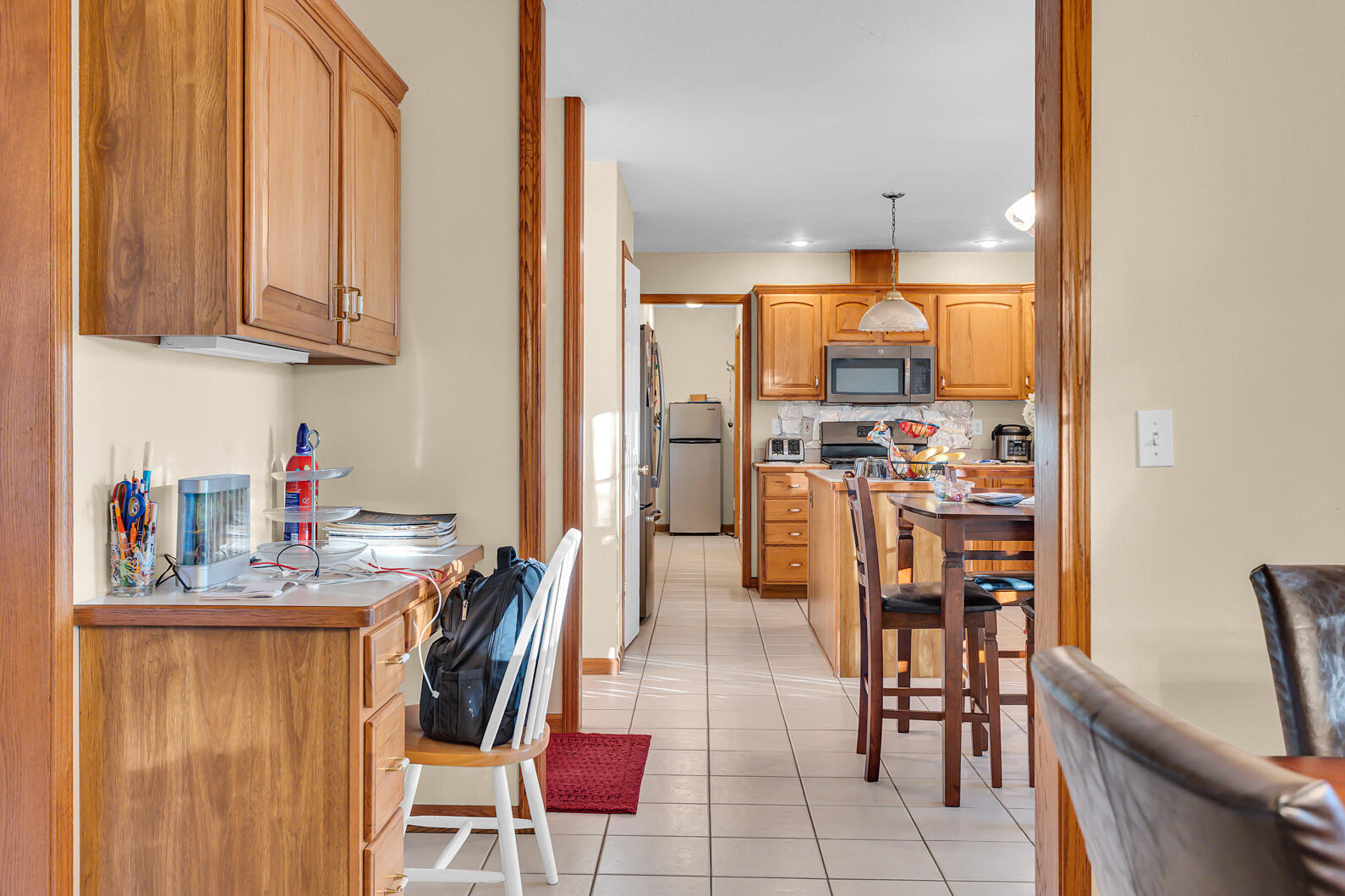 4223 Aspen Way Jackson, MI 49201 - Photo 7 of 28 Built-in Desk