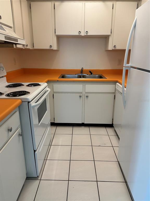 4800 Rilma Avenue, Unit 148 Sarasota, FL 34234 - Photo 5 of 18