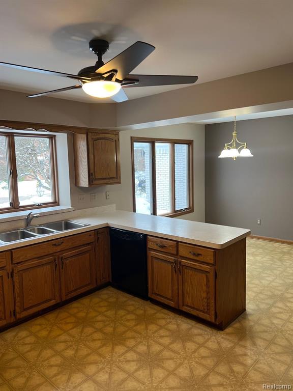 1042 Springwood Lane Rochester, MI 48309 - Photo 12 of 15