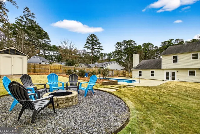 a house view with a outdoor space